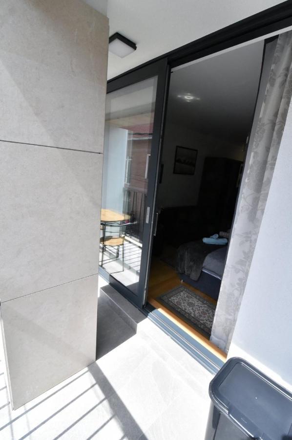 Tayson Square Dorcol New Location Free Garage Apartment Belgrade Exterior photo