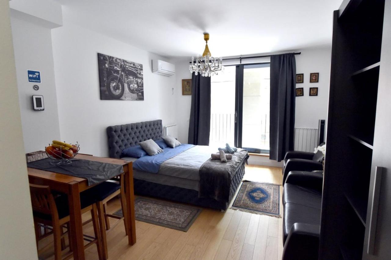 Tayson Square Dorcol New Location Free Garage Apartment Belgrade Exterior photo